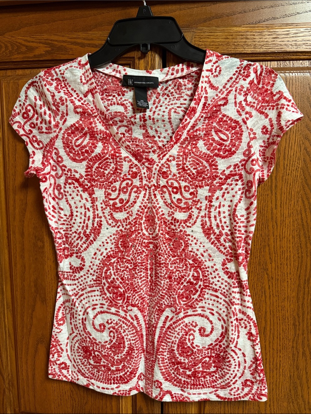 INC International Concepts Red and White Paisley-Print V-Neck Short Sleeve Top